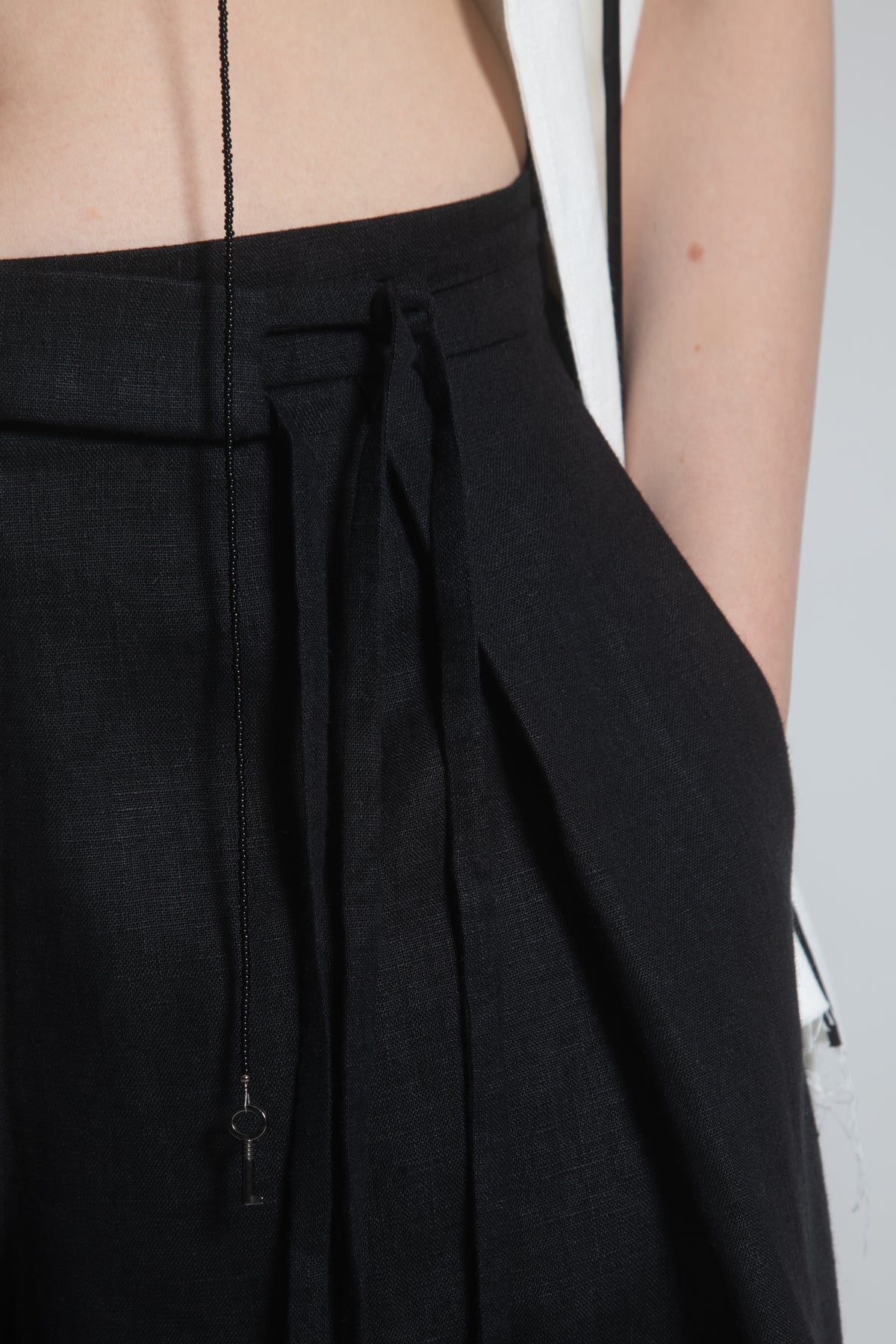 LINEN TROUSERS