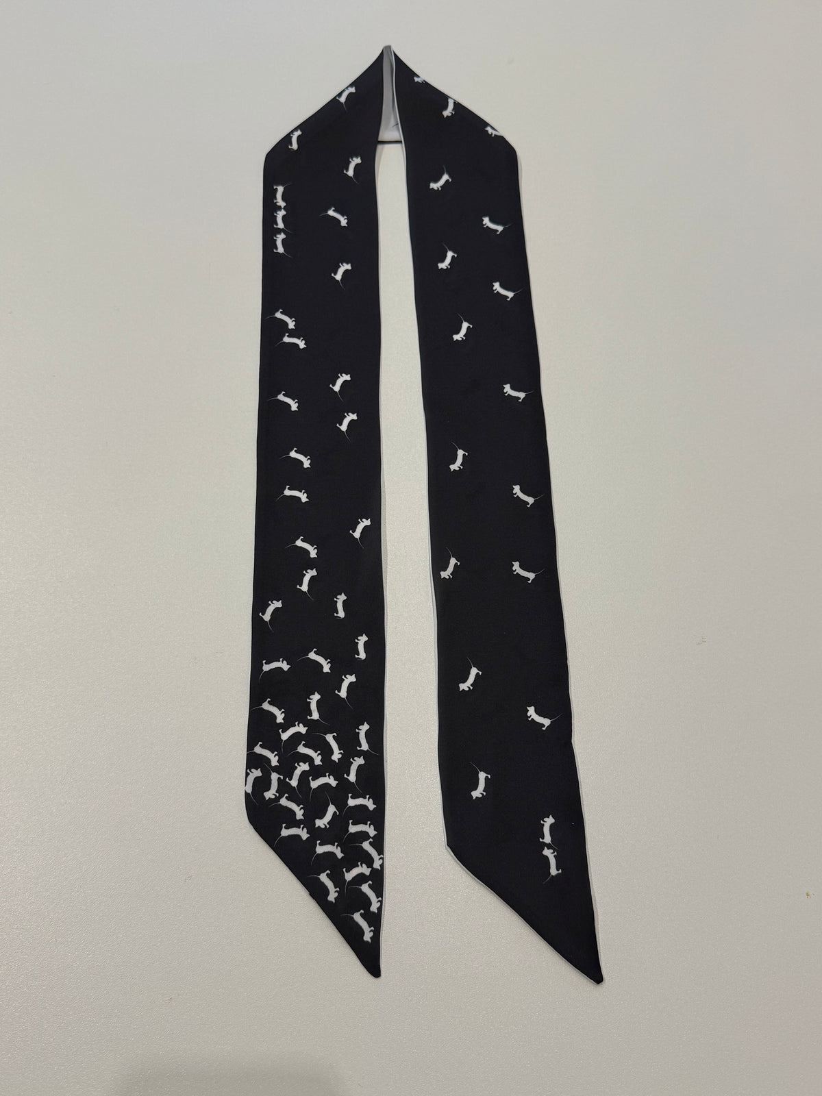 BLACK&WHITE SCARF