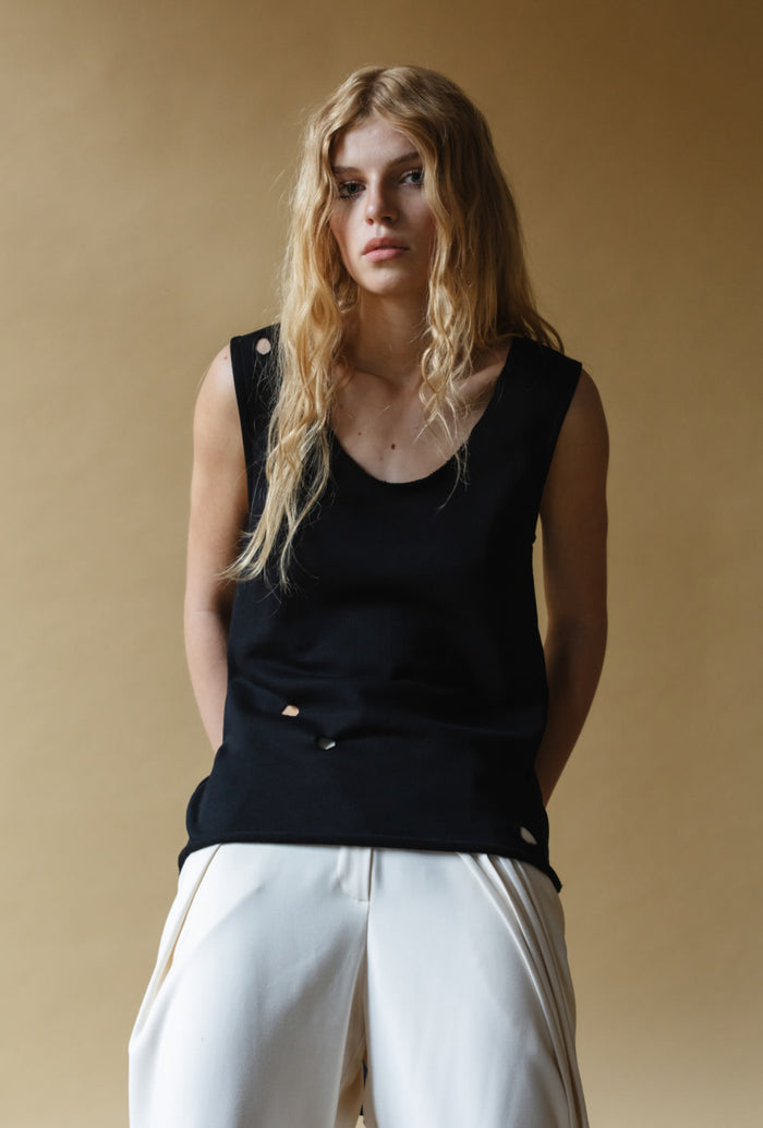 GRUNGE STILA TOPS AR CAURUMIEM