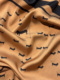 BROWN SCARF WITH GUNĀRS FIGURES