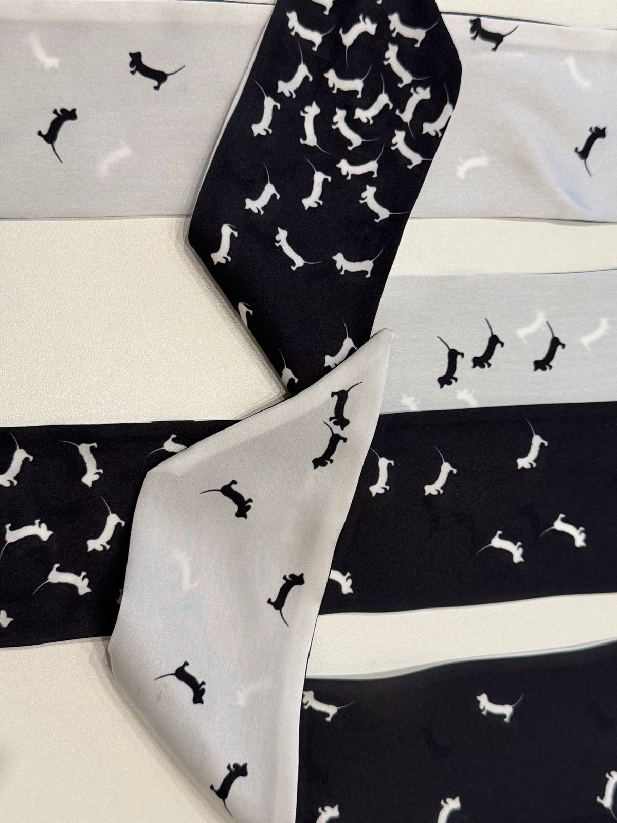 BLACK&WHITE SCARF