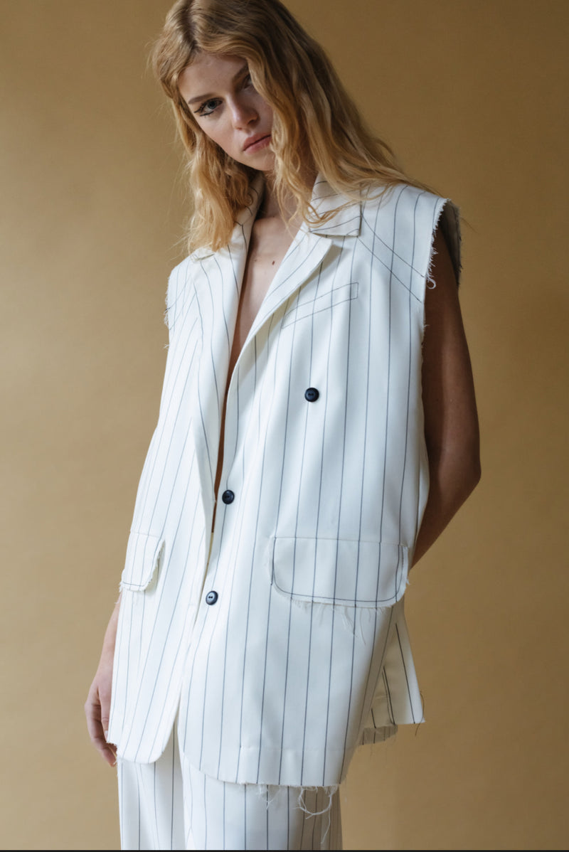 VESTE