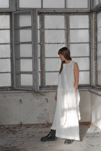 RUFFLED DRESS